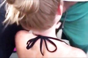 Hooked up met haar kleindochter
