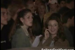 De man roept alex en marcia voor een zoete blowjob