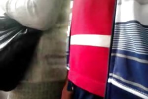 Shoves in haar kutje glad banaan