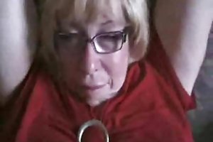 Man voegt in de kont, jonge vrouw met een big dick