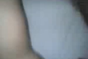 Rondborstige brunette krijgt van jongens dubbel penetratie met een massage