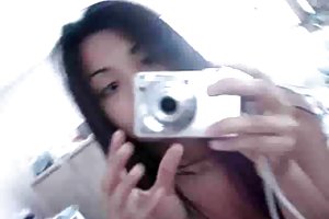 Dubbele penetratie zwarte jongens met een schattige brunette